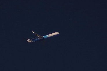 Zdjęcie wykonane przez teleskop Bresser SkyLux 700/70 lustrzanką Pentax K-S1. Crop. #teleskop #Bresser #SkyLux #Pentax #KS1 #Lotnictwo #RNAV #Spotting #ExtremeSpotting